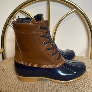 Bass -Brown and navy marine Lace-Up Duck Boots NWOB